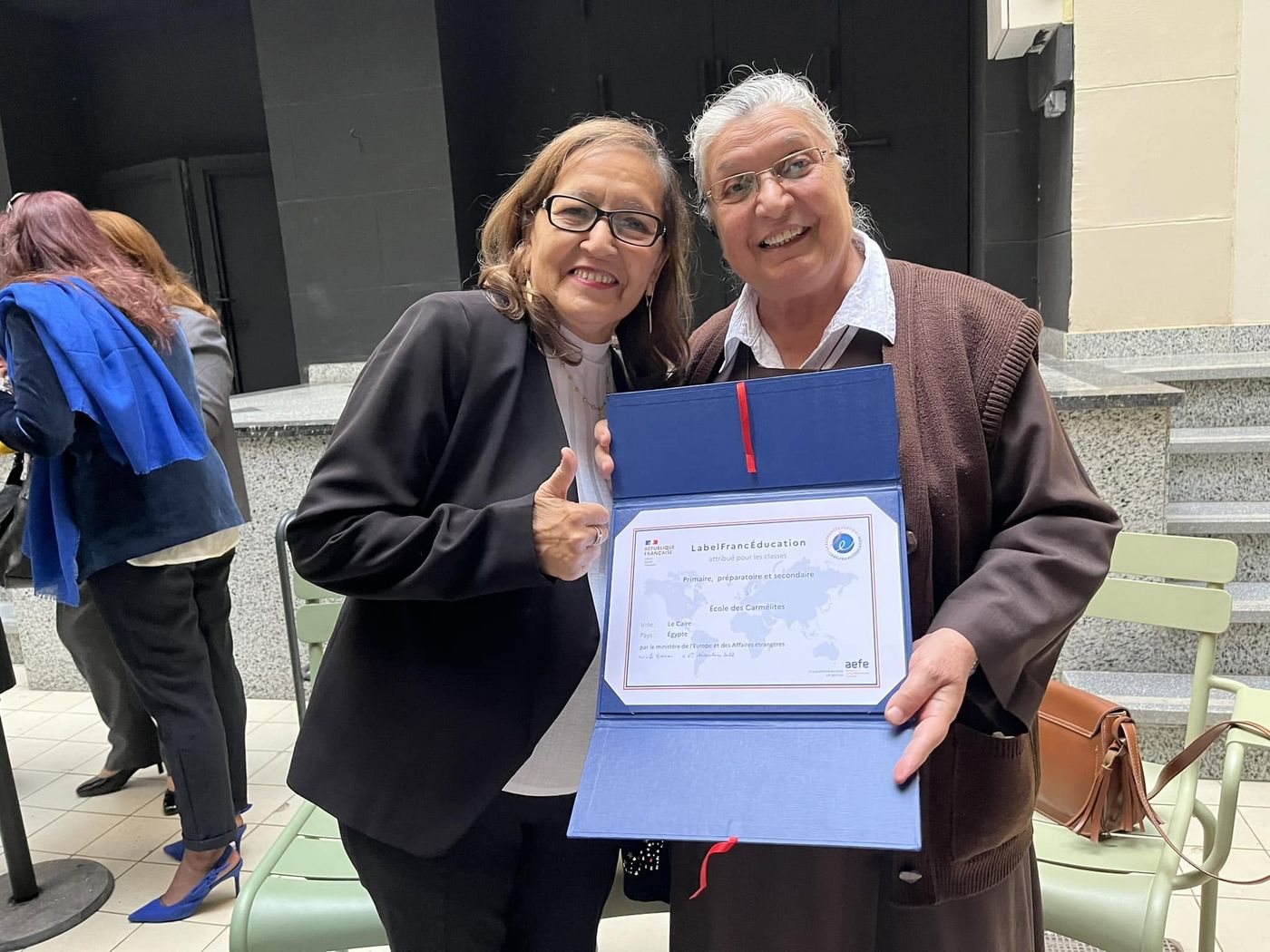 School community celebrating the French Quality Label award